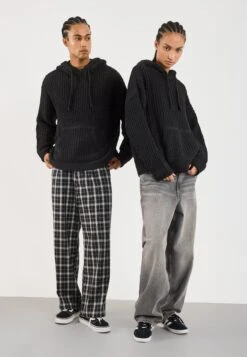 YOURTURN UNISEX - Hoodie - Black -Yourturn Shop c34901ec29194bbcbb6170d9df7f252e