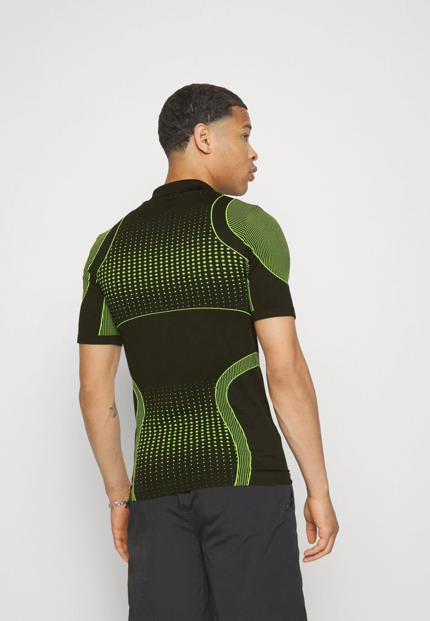 YOURTURN Unisex - Polo Shirt - Black/Green 5 YOURTURN Unisex - Polo Shirt - Black/Green - Image 3