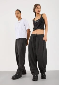 YOURTURN BARREL TROUSER UNISEX - Trousers - Dark Grey Melange 12 YOURTURN BARREL TROUSER UNISEX - Trousers - Dark Grey Melange -Yourturn Shop c80926c74f1649cea26cbbd765441871