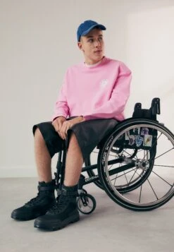 YOURTURN Unisex - Sweatshirt - Pink -Yourturn Shop ca2802fad8094c1ea062feb293399bfb