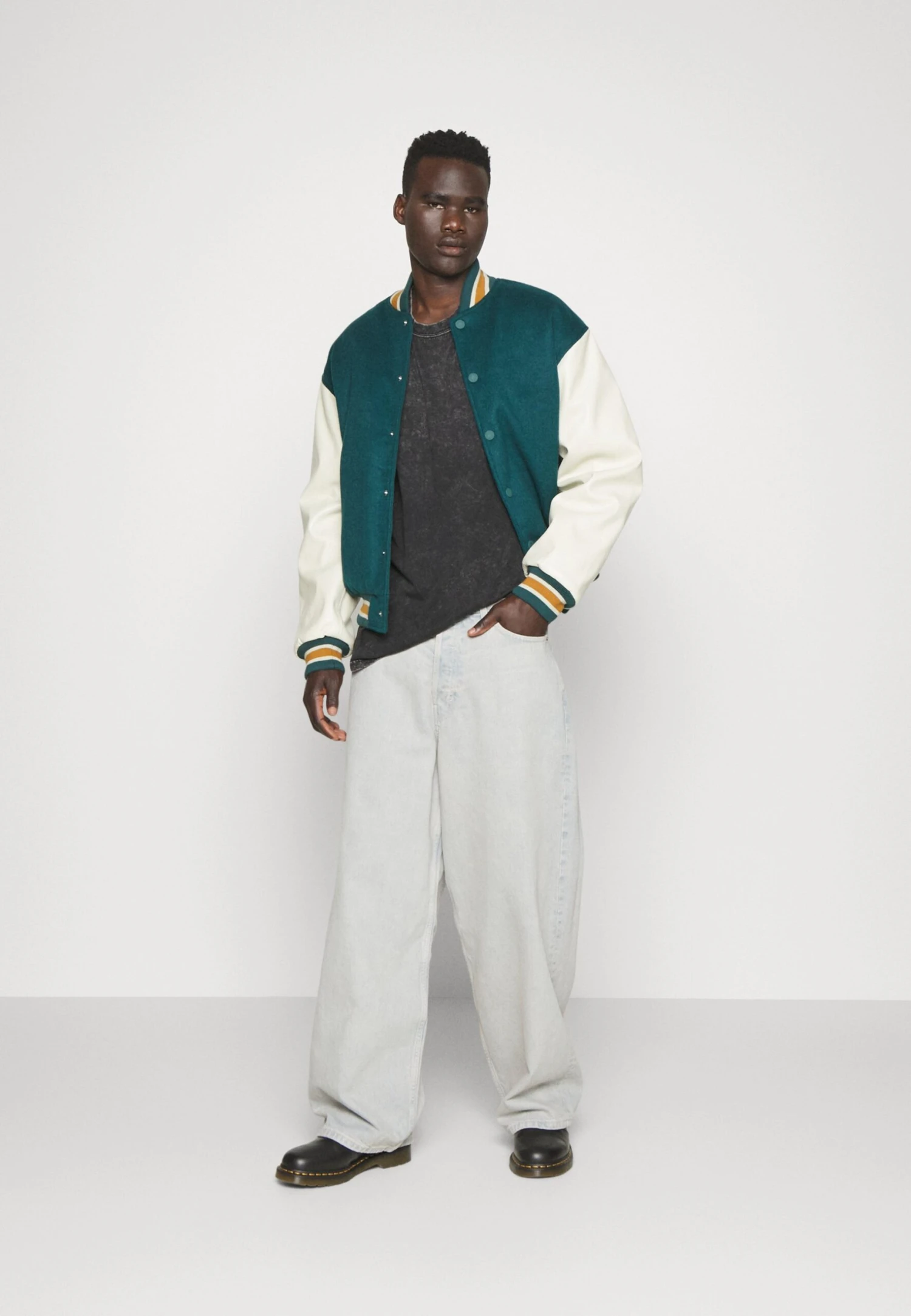 YOURTURN 2 Pack Unisex - Basic T-Shirt - Black/Olive 3 YOURTURN 2 Pack Unisex - Basic T-Shirt - Black/Olive