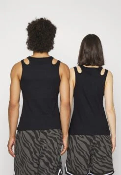 YOURTURN Unisex - Top - Black 10 YOURTURN Unisex - Top - Black -Yourturn Shop d3ecaa56fb9d468299759176d703075b