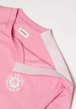 YOURTURN Unisex - Sweatshirt - Pink -Yourturn Shop d411d8941abf449392799edbf491d6e9