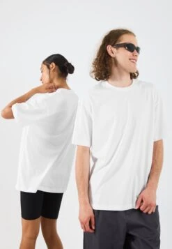 YOURTURN UNISEX 5 PACK BASIC LOOSE T-SHIRT - Basic T-shirt - White -Yourturn Shop da9250c465b044f3b1d5cf10ca42aee5