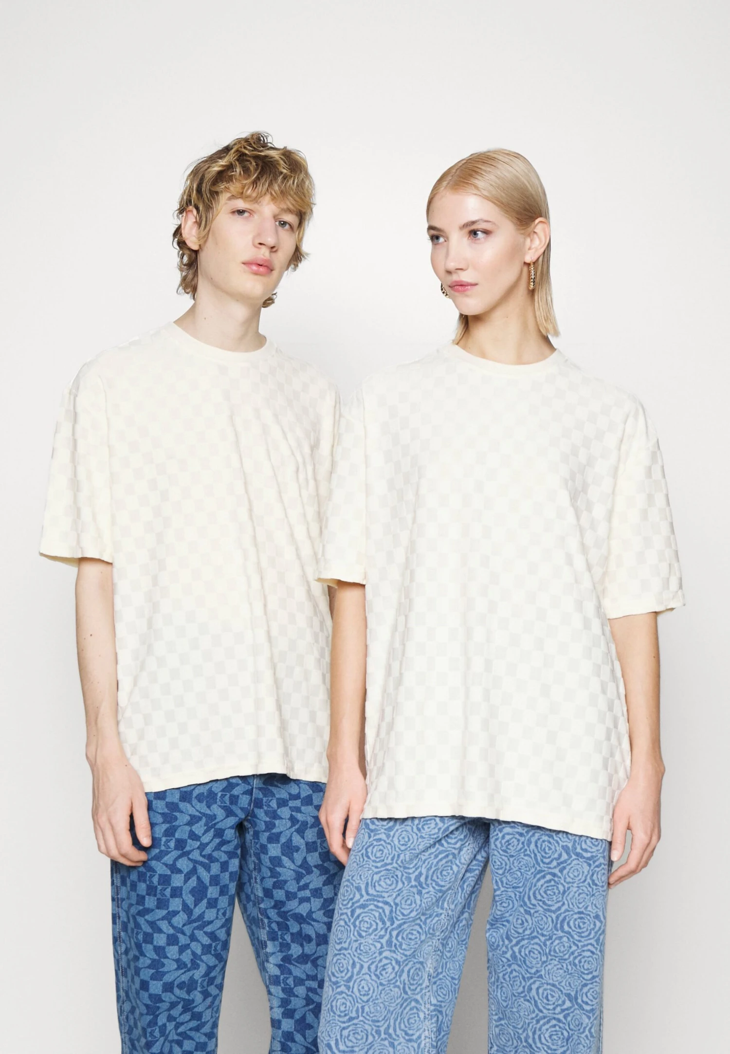 YOURTURN Unisex - Print T-Shirt - Off-White 3 YOURTURN Unisex - Print T-Shirt - Off-White