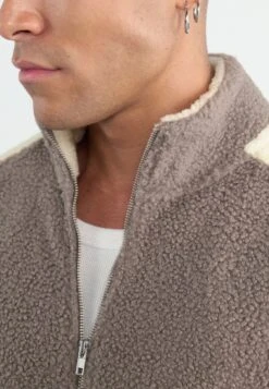 YOURTURN UNISEX - Fleece Jacket - Tan -Yourturn Shop deb3ffa6f16845fd9a24337a4f5ed27f