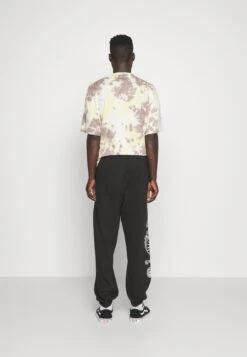 YOURTURN Unisex - Tracksuit Bottoms - Black 9 YOURTURN Unisex - Tracksuit Bottoms - Black -Yourturn Shop e21e4ad3808d48cbbd06bab5733e95ec