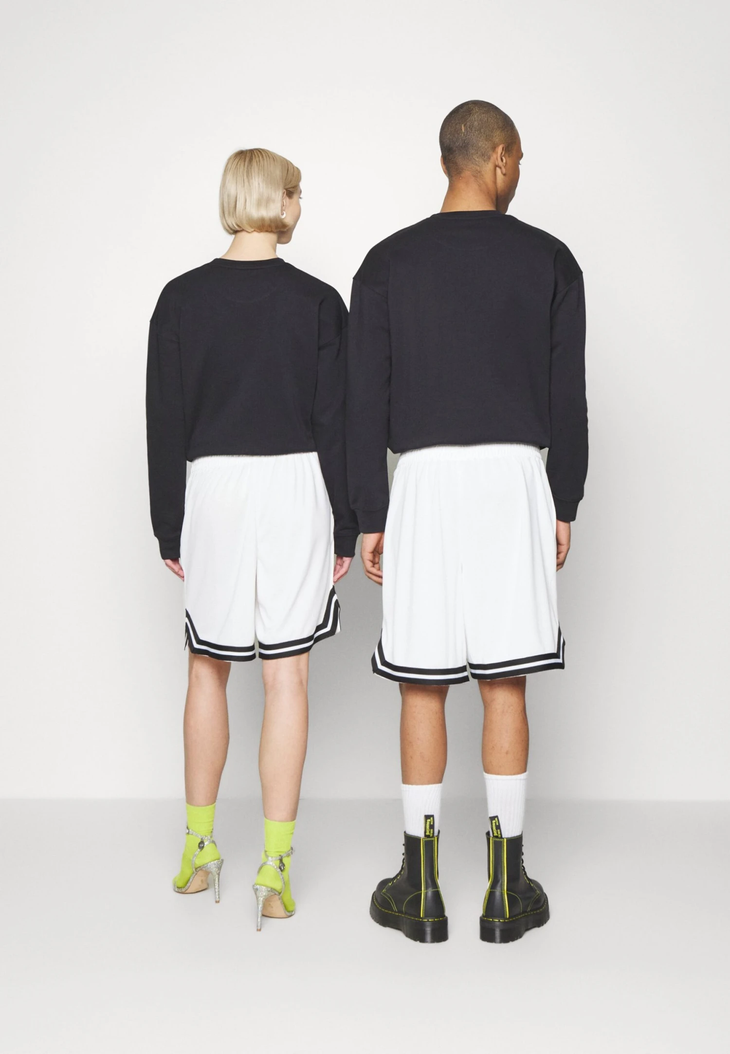 YOURTURN Unisex - Shorts - White 5 YOURTURN Unisex - Shorts - White - Image 3