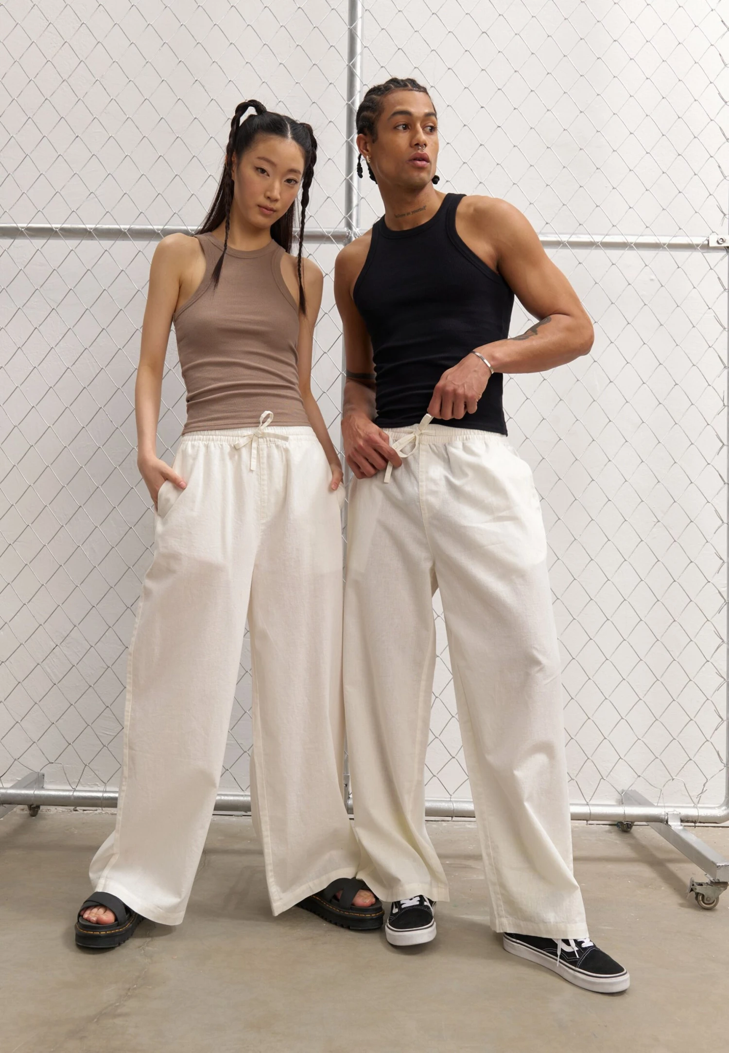 YOURTURN LINEN MIX BLEND UNISEX - Trousers - Off-white 4 YOURTURN LINEN MIX BLEND UNISEX - Trousers - Off-white - Image 2
