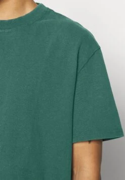 YOURTURN Unisex - Basic T-Shirt - Dark Green 11 YOURTURN Unisex - Basic T-Shirt - Dark Green -Yourturn Shop eab23c23622e4a4a91b7a080d29e9423