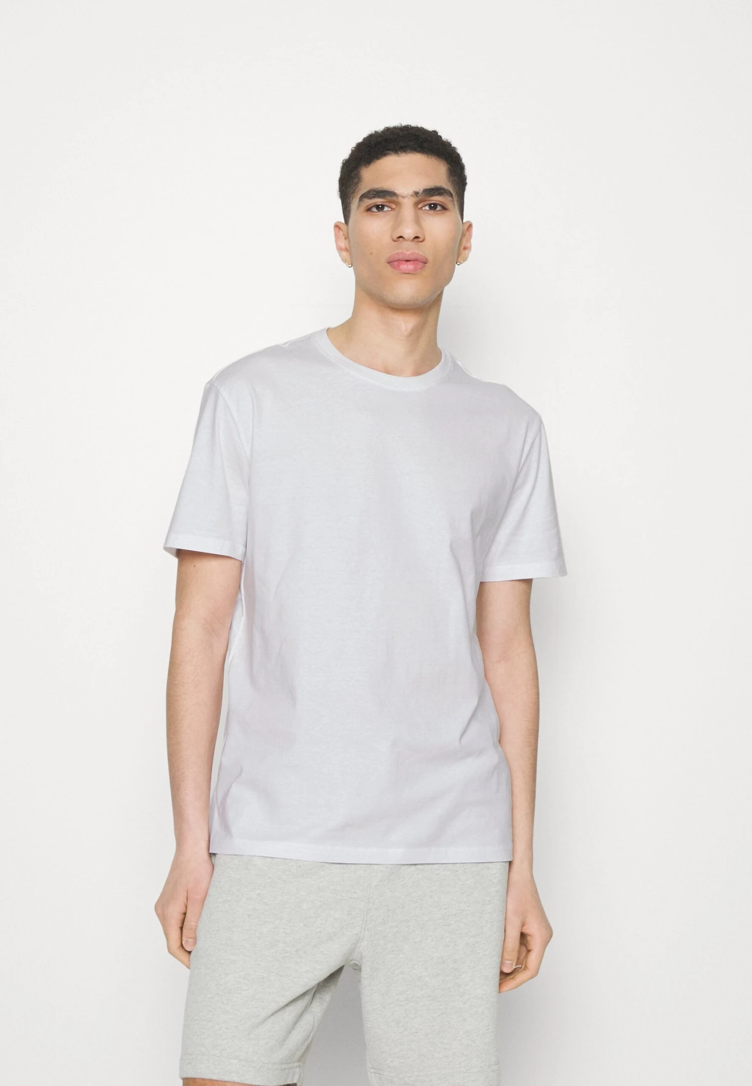 YOURTURN Unisex 5 Pack - Basic T-Shirt - White/Apricot/Light Blue 4 YOURTURN Unisex 5 Pack - Basic T-Shirt - White/Apricot/Light Blue - Image 2