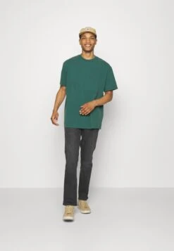 YOURTURN Unisex - Basic T-Shirt - Dark Green 8 YOURTURN Unisex - Basic T-Shirt - Dark Green -Yourturn Shop edc4c2b6944a43949a1217ed46939c3f