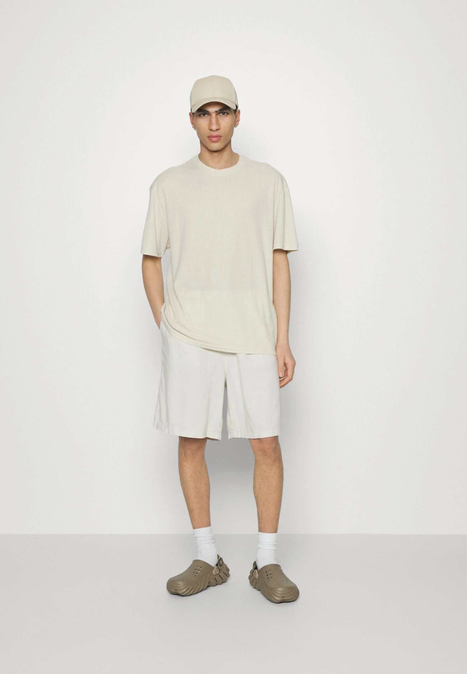 YOURTURN Unisex 2 Pack - Basic T-Shirt - Offwhite/Light Green 3 YOURTURN Unisex 2 Pack - Basic T-Shirt - Offwhite/Light Green