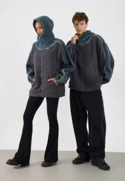 YOURTURN UNISEX - Fleece Jacket - Blaugrau -Yourturn Shop f4639a139393466ab1010379e4ffcacb