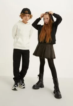 UNISEX 2 PACK - Sweatshirt - Black/off-white 15 UNISEX 2 PACK - Sweatshirt - Black/off-white -Yourturn Shop f62d2ed324fa450a820144ed9e48c2d4