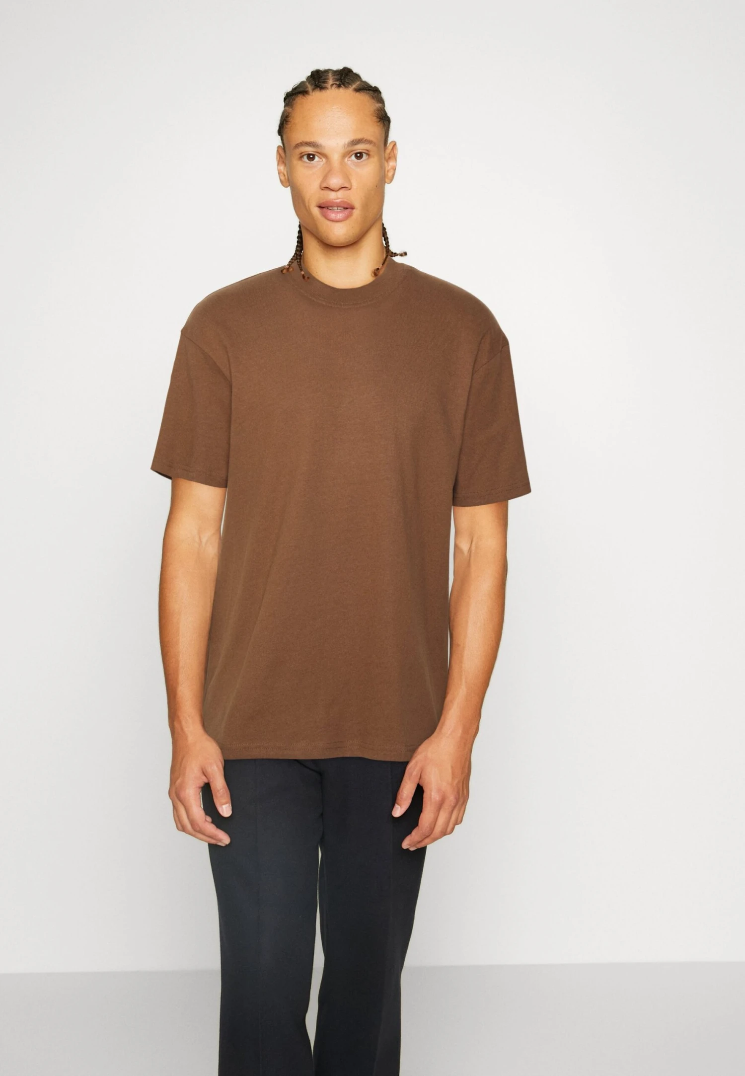 YOURTURN Unisex - Basic T-Shirt - Brown 3 YOURTURN Unisex - Basic T-Shirt - Brown