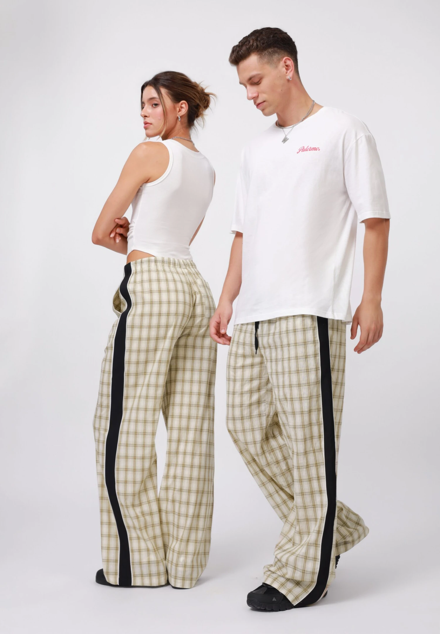 YOURTURN UNISEX - Trousers - Khaki/black 5 YOURTURN UNISEX - Trousers - Khaki/black - Image 3