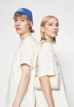 YOURTURN Unisex - Print T-Shirt - Off-White 11 YOURTURN Unisex - Print T-Shirt - Off-White -Yourturn Shop fa7453d204064ba09f85f2584051a1cd