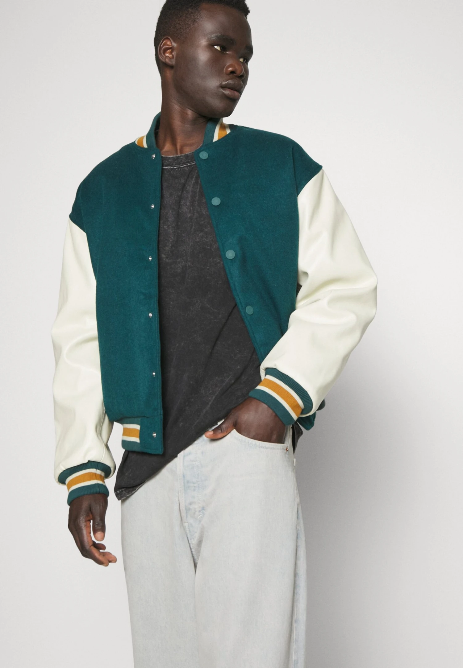 YOURTURN 2 Pack Unisex - Basic T-Shirt - Black/Olive 7 YOURTURN 2 Pack Unisex - Basic T-Shirt - Black/Olive - Image 5