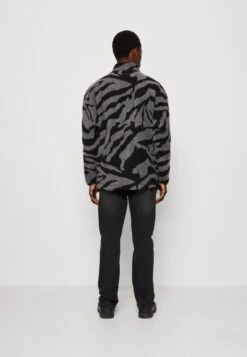 YOURTURN Unisex - Fleece Jacket - Grey 10 YOURTURN Unisex - Fleece Jacket - Grey -Yourturn Shop fb0a0ae1914e4939bc76695f0267d638