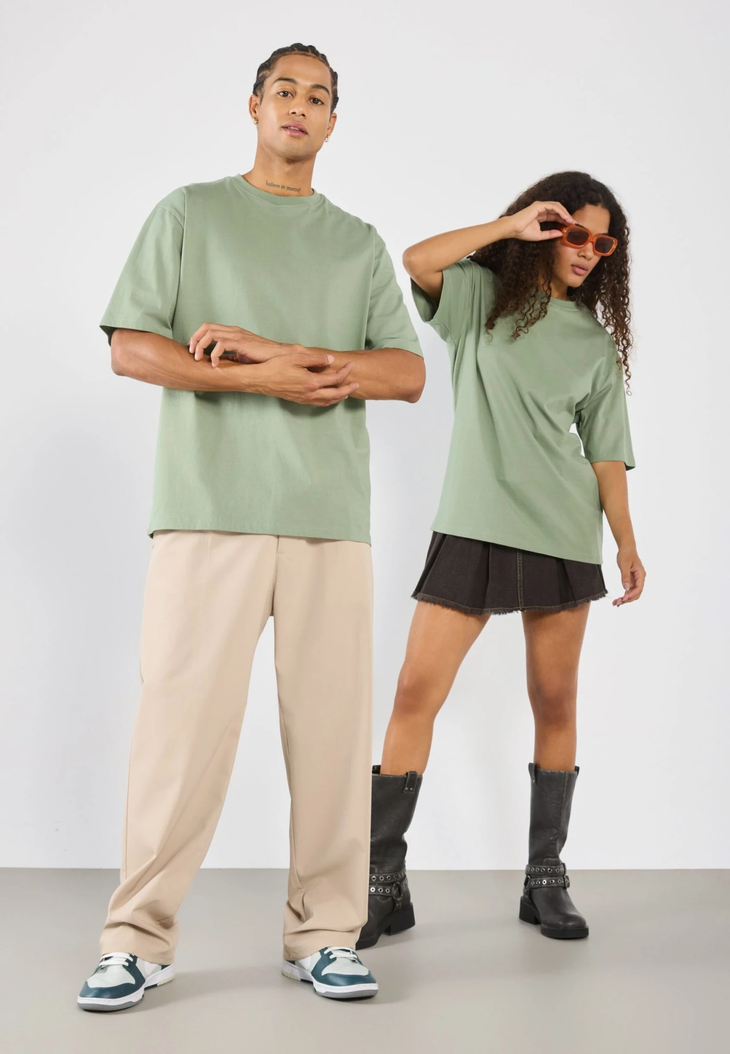 YOURTURN UNISEX 2 PACK - Basic T-shirt - Oatmeal/sea Spray 3 YOURTURN UNISEX 2 PACK - Basic T-shirt - Oatmeal/sea Spray